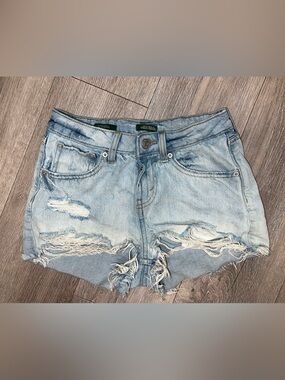 Wild Fable Women's Mid Rise Distressed Denim Shorts Light Wash Blue Size 00